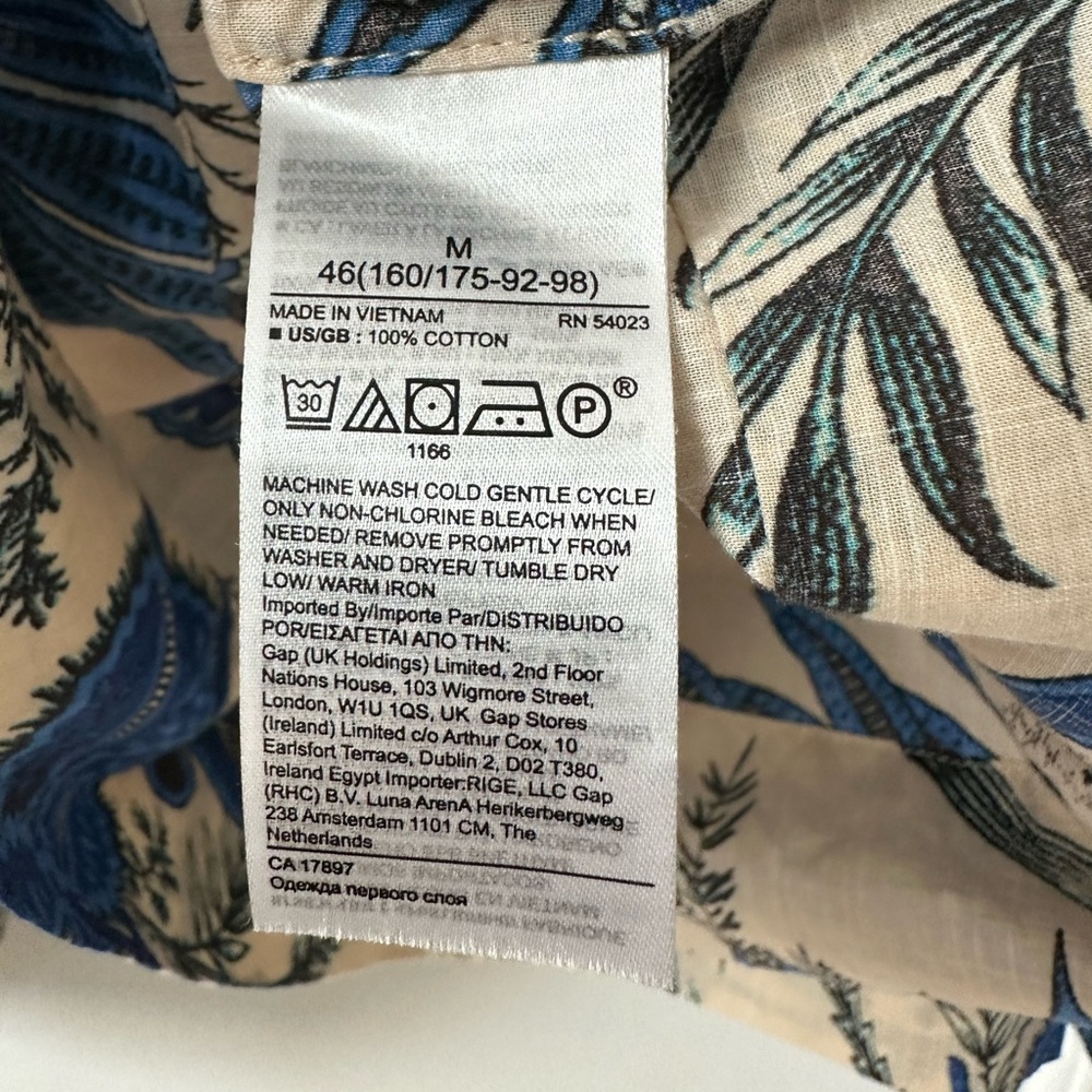 Banana Republic Square Neck
Blue Floral Blouse Size M - Picture 5 of 5